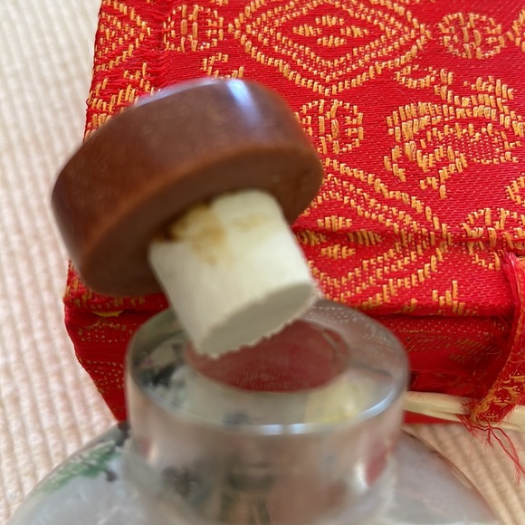 Reverse Hand-Painted inside Snuff Bottle gold stone stopper beautiful - Picture 6 of 10